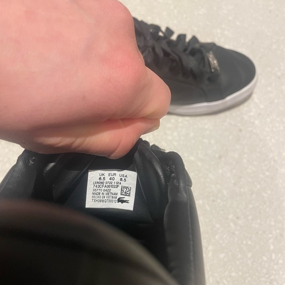 Souliers en cuire noir LACOSTE taille 8.5 - Picture 2 of 4